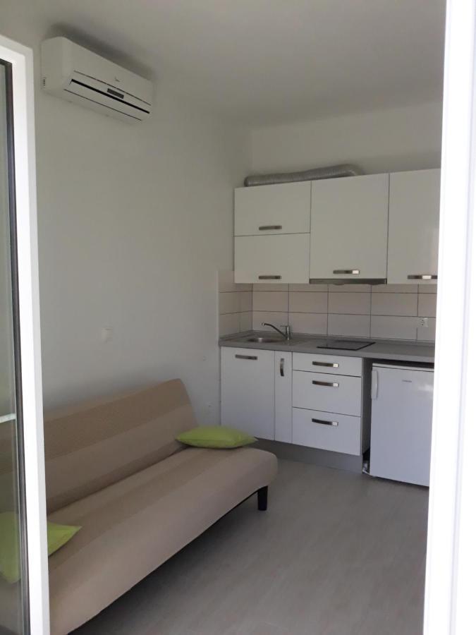 Apartment With Free And Private Parking Makarska Kültér fotó
