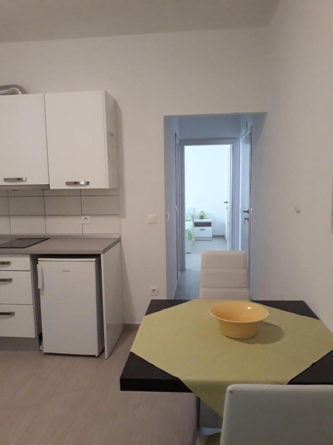 Apartment With Free And Private Parking Makarska Kültér fotó