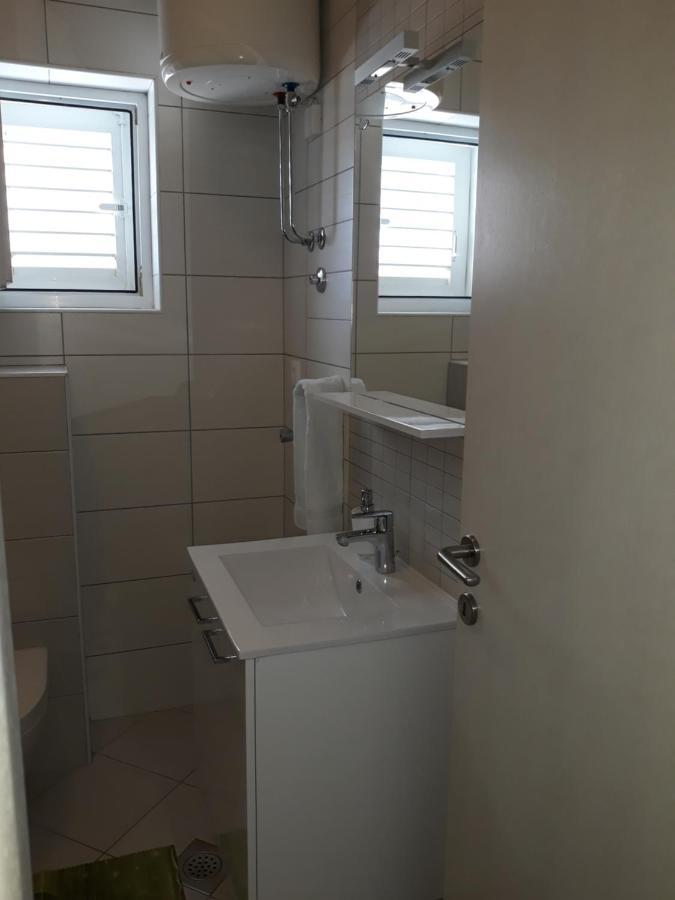 Apartment With Free And Private Parking Makarska Kültér fotó