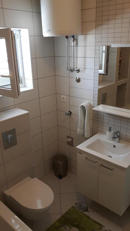 Apartment With Free And Private Parking Makarska Kültér fotó